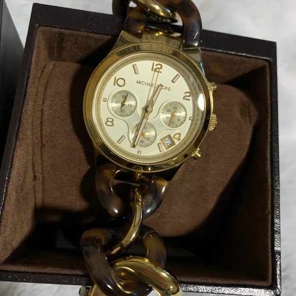 Michael Kors tortoise shell and gold link watch - Picture 4 of 4